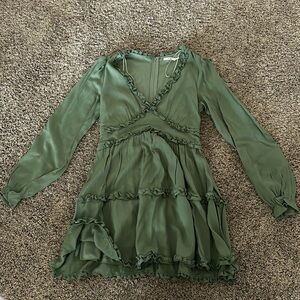 Francesca’s Green V-Neck Long-sleeved dress